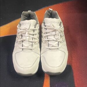 Reebok Men's Cream Sneakers